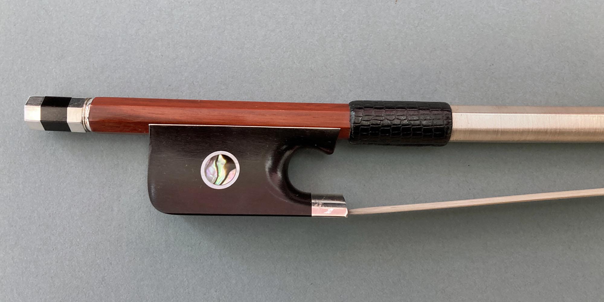 Arcos Brasil - SILVER Limited Edition Pernambuco Cello Bow
