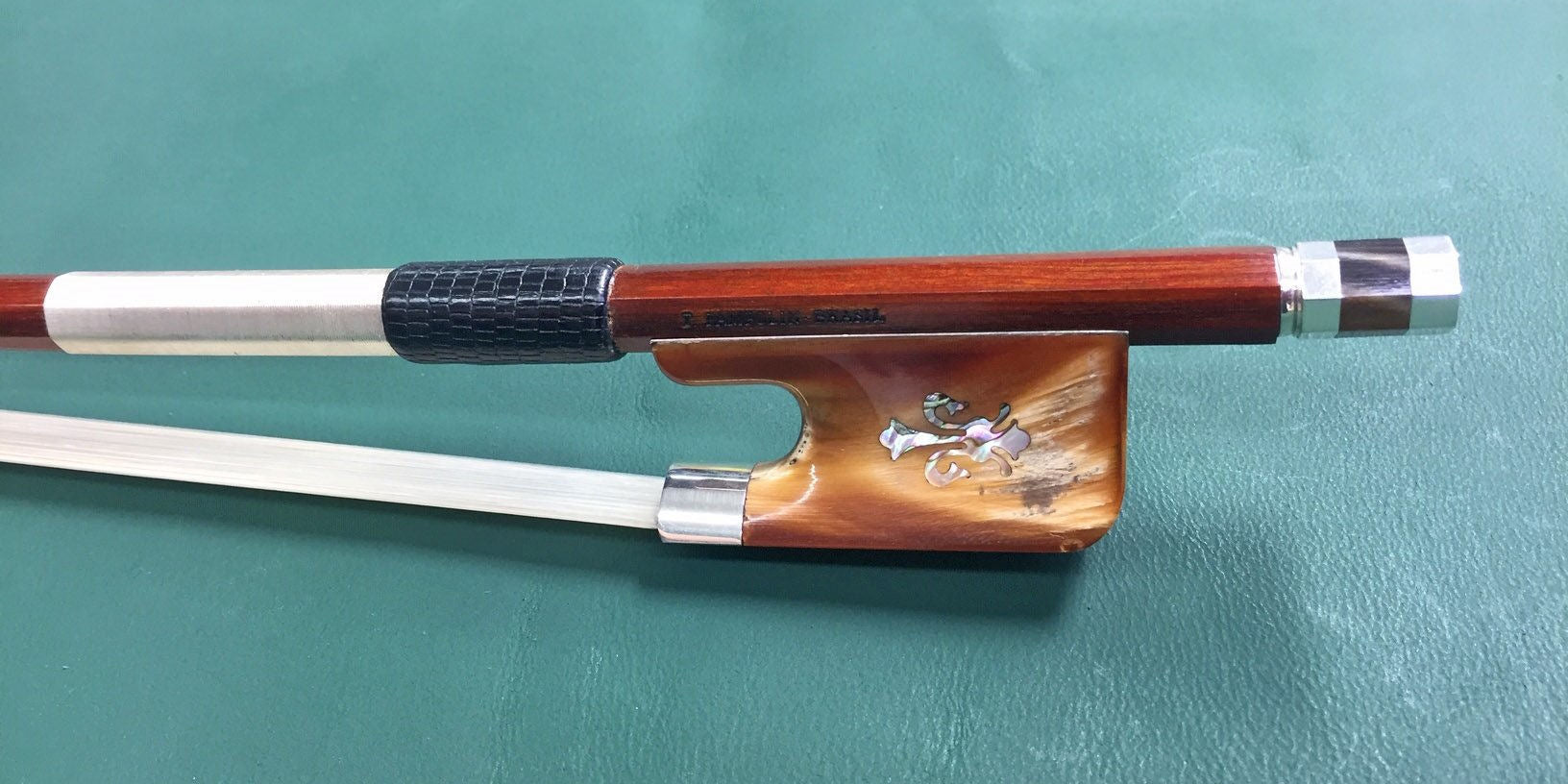 Arcos Brasil - SILVER Fitted Fleur de Lys Pernambuco Cello Bow